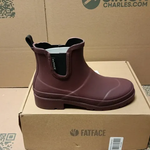 BOXED PAIR OF FATFACE RUBBER ANKLE WELLY IN MAROON - UK 6
