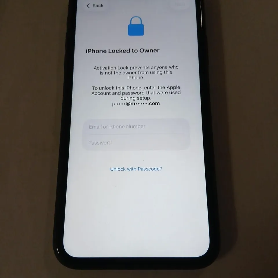 APPLE IPHONE 11 64GB BLACK – LOCKED TO OWNER (ACTIVATION LOCK) – BOXED