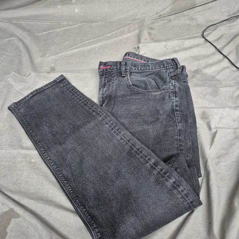 TOMMY HILFIGER DENIM JEANS – STRAIGHT FIT 