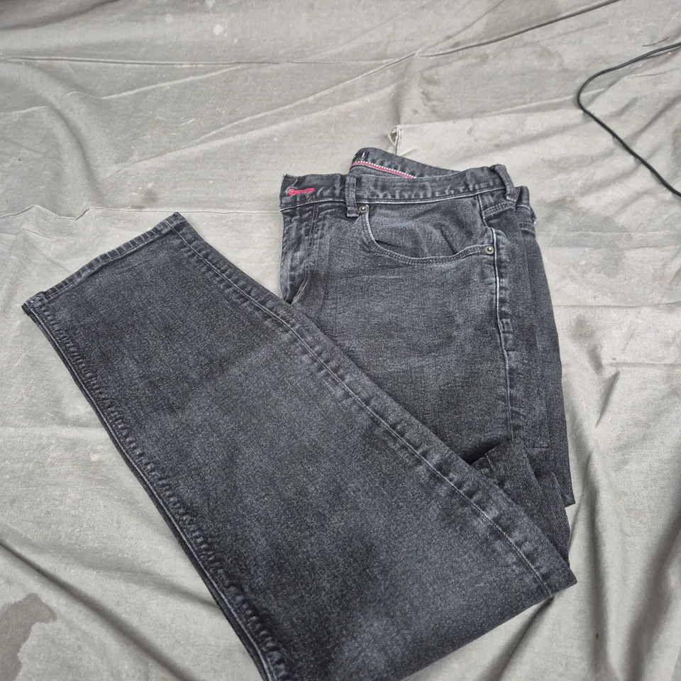 TOMMY HILFIGER DENIM JEANS – STRAIGHT FIT 