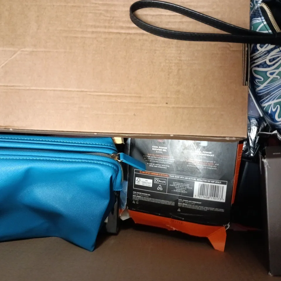 BOX OF APPROXIMATELY 10 ASSORTED BEAUTY SETS TO INCLUDE RITUALS, JO, ETC - COLLECTION ONLY