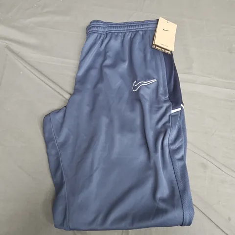 NIKE STANDARD FIT DRI-FIT TRACKSUIT BOTTOMS IN NAVY - XL