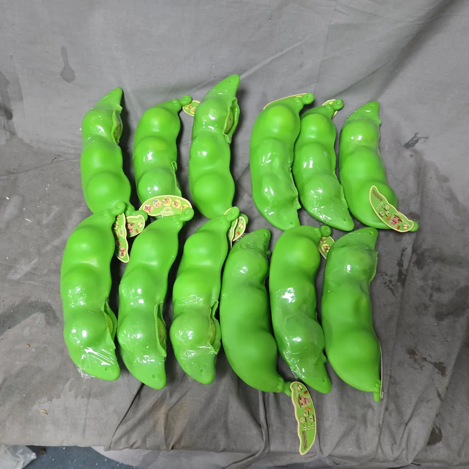 BOXED CRUMBLE PEA TOY FIGURES