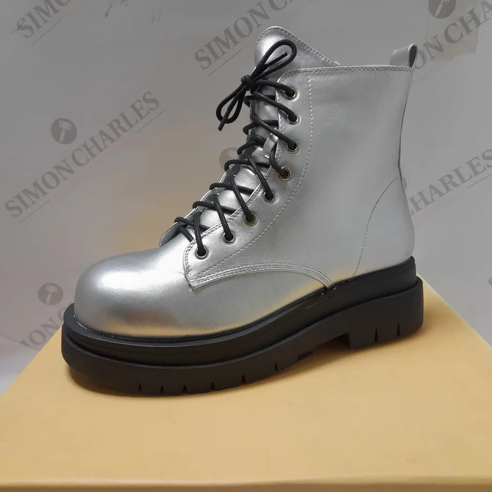 KOI MORVEN SILVER LACE UP BOOTS - SIZE 5