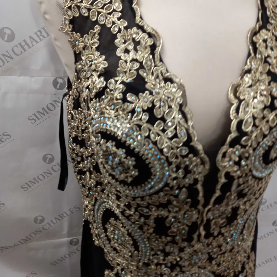 MORILEE MADELINE GARDNER EMBELLISHED DRESS - UK 14
