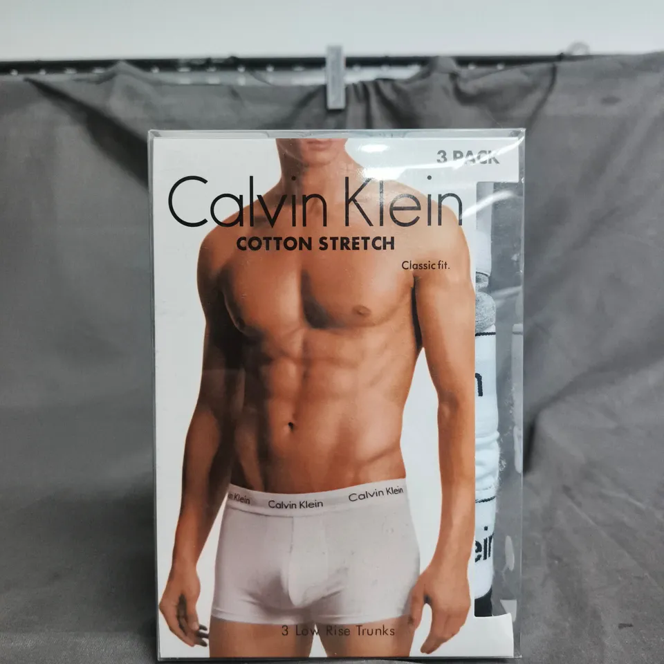 CALVIN KLEIN COTTON STRETCH LOW RISE TRUNKS – 3 PACK  -SIZE M