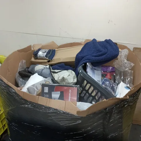 PALLET CONTAINING A LARGE AMOUNT OF ASSORTED ITEMS 