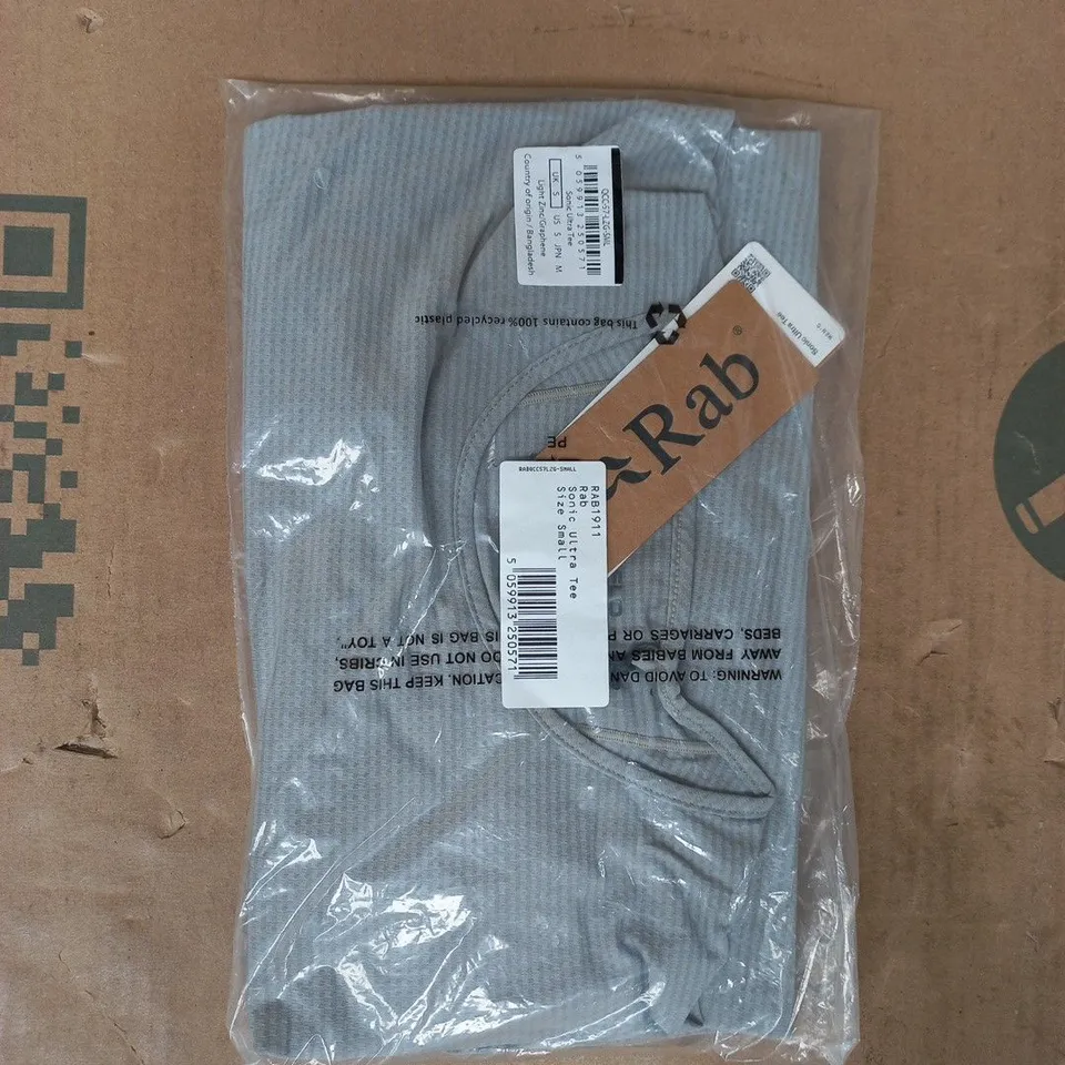 BAGGED RAB SONIC ULTRA T-SHIRT IN LIGHT ZINC/GRAPHENE SIZE SMALL