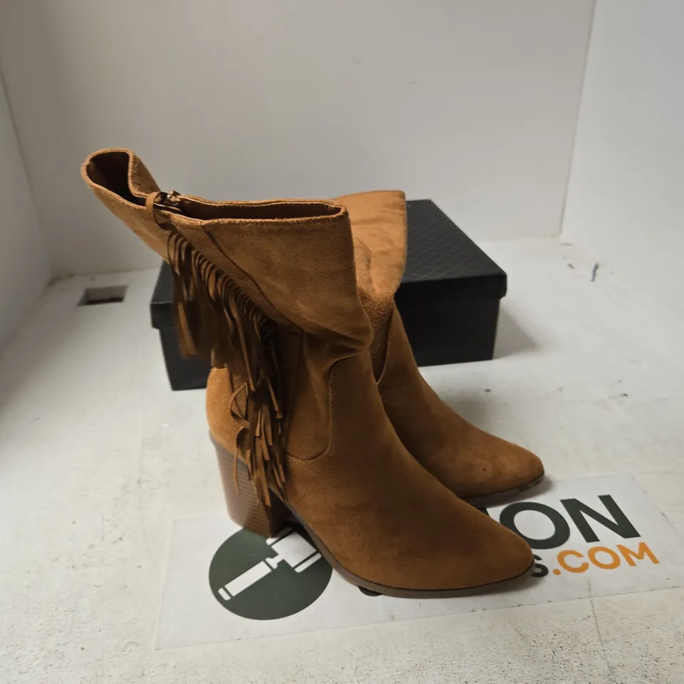 CITY CHIC MID BOOT TASSEL – UK 6 (EU 39) – TAN SUEDE