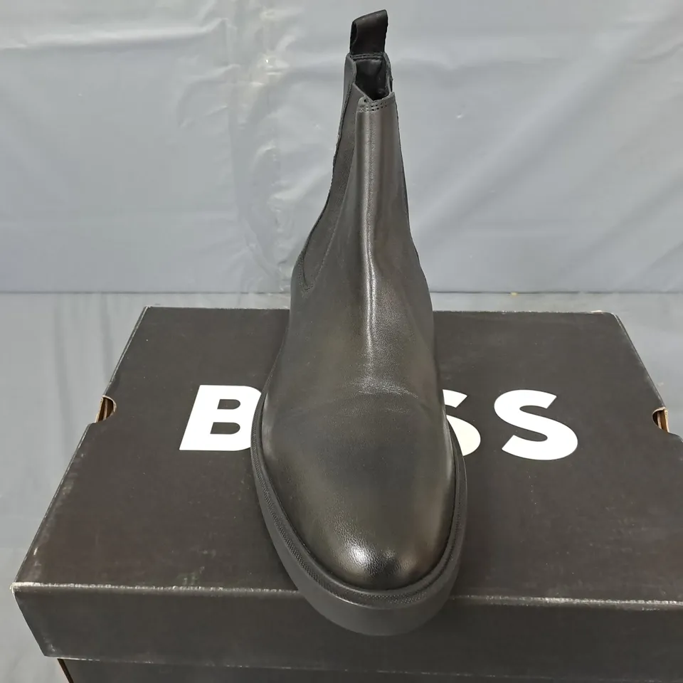 BOXED PAIR OF BOSS LEATHER CHELSEA BOOTS IN BLACK - UK 9
