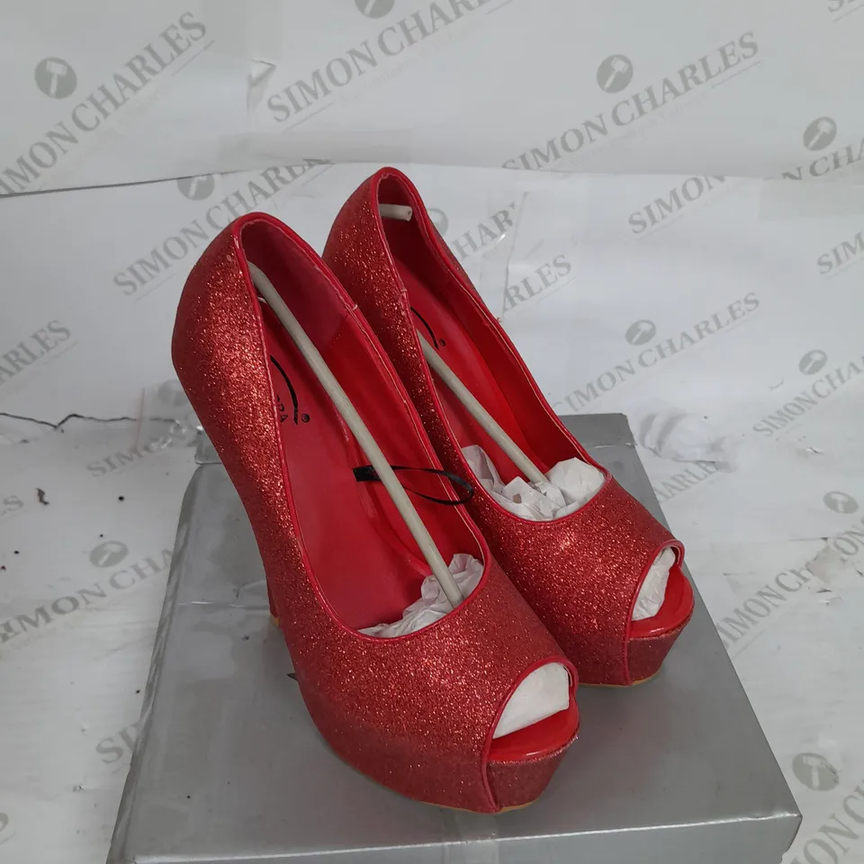 BOXED PAIR OF CASANDRA PLATFORM STILLETO HEEL OPEN TOE IN RED GLITTER SIZE 5