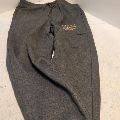 TOMMY HILFIGER MENS JOGGERS β GREY, EMBROIDERED LOGO, XXL