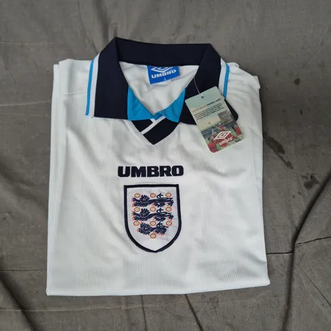 UMBRO LIMITED EDITION ENGLAND FOOTBALL SHIRT SIZE SMALL
