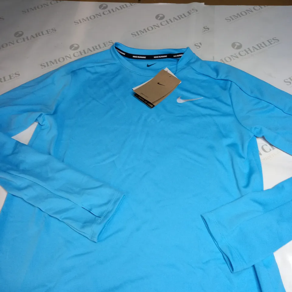 NKE LOGO RUNNING LONG SLEEVED SHIRT SIZE M