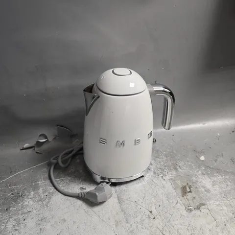 BOXED SMEG WHITE ELECTRIC KETTLE