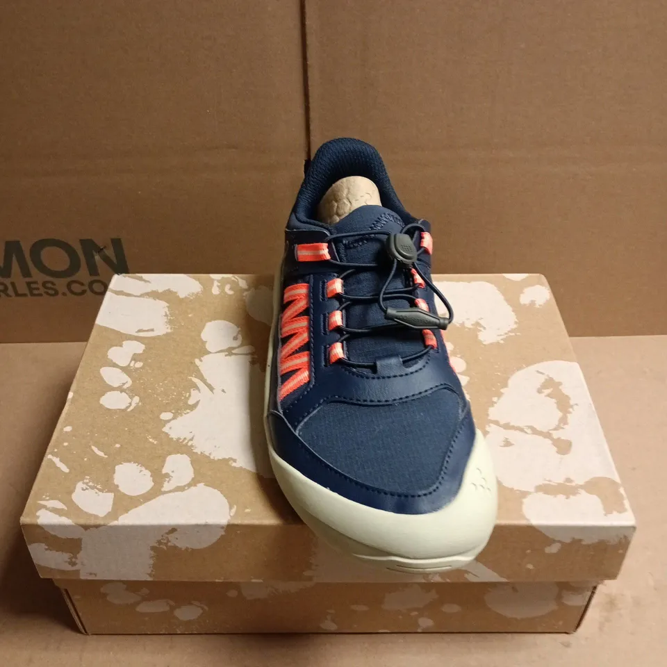 BOXED PAIR OF VIVOBAREFOOT EXPLORE AT KIDS' TRAINERS - 2