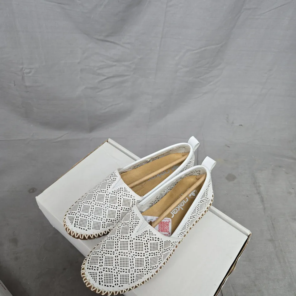 RIEKER ANTISTRESS WHITE PERFORATED SLIP-ON SHOES – UK 5 (EU 38)