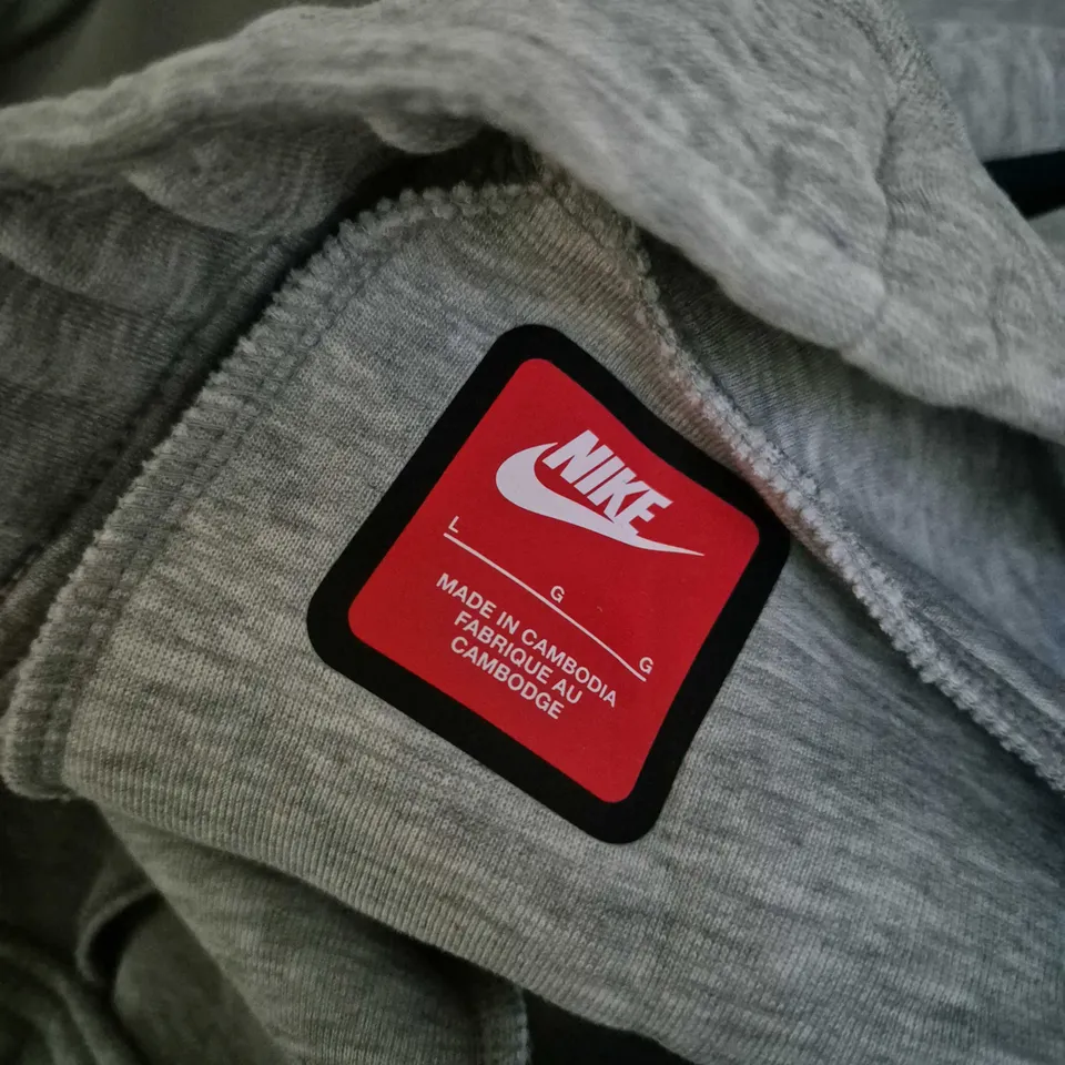 NIKE SLIM FIT TAPER LEG JOGGERS – GREY - LARGE