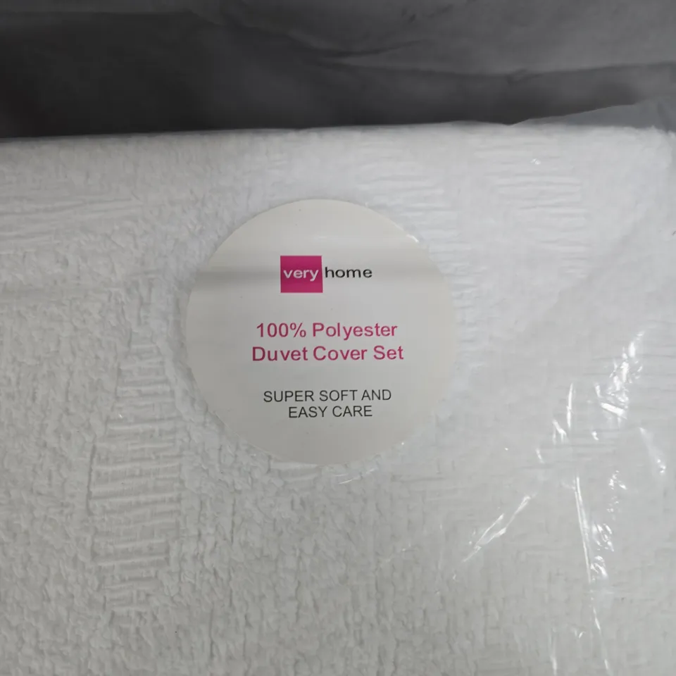 VERY HOME DUVET COVER SET – 100% POLYESTER – WHITE DOUBLE 