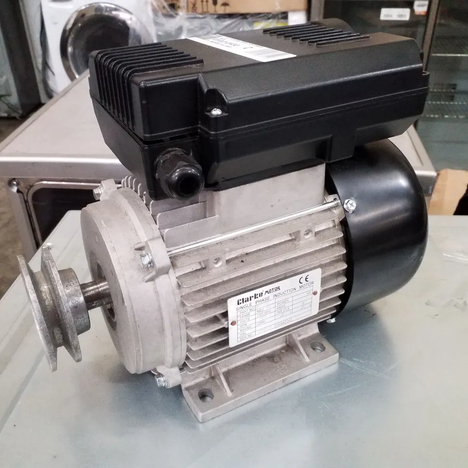 CLARKE 1HP SINGLE PHASE 4-POLE MOTOR (230V)