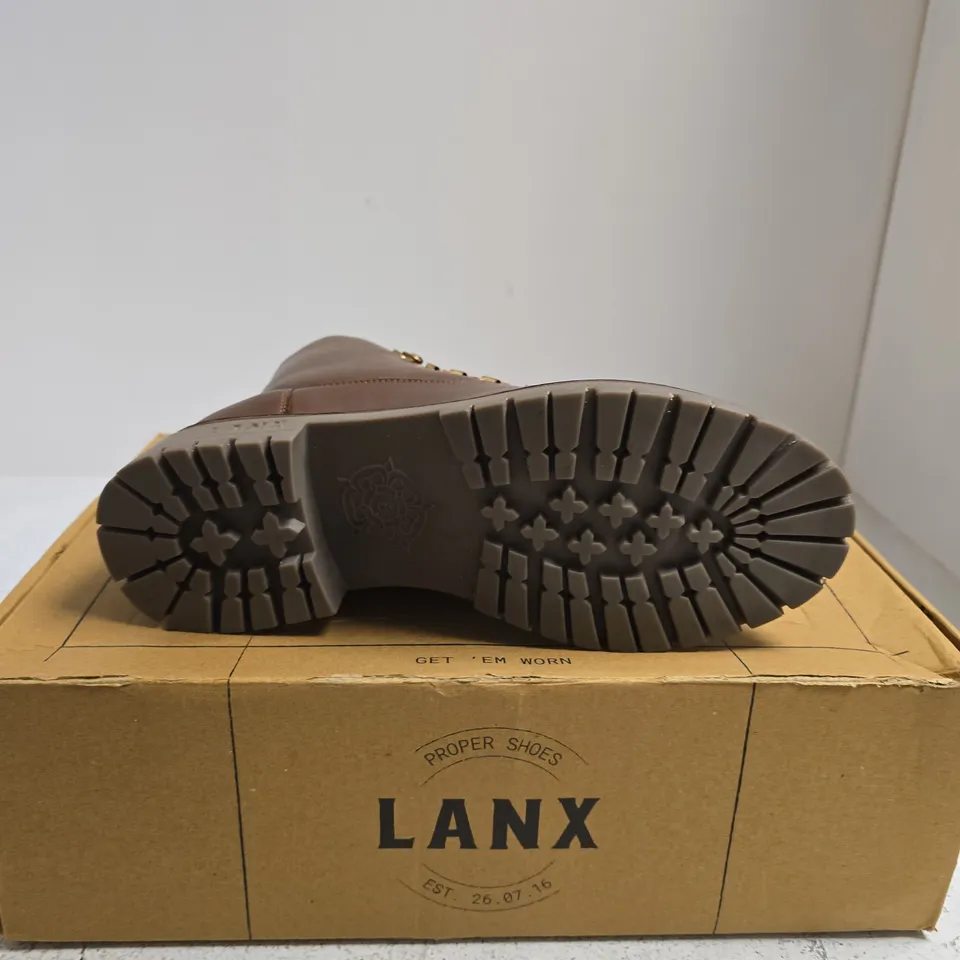 LANX WHALLEY CONKER DISTRESSED BOOTS – UK 6