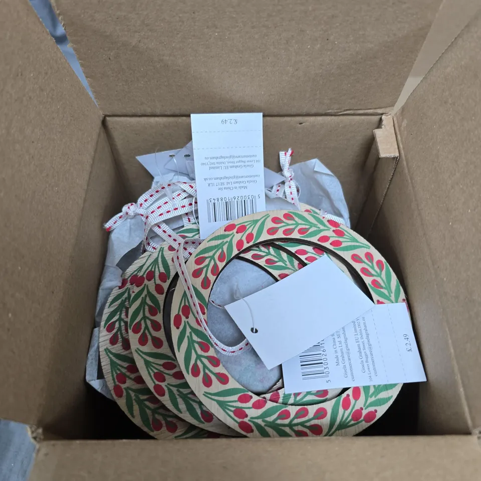 BOX OF APPROXIMATELY 24 GISELA GRAHAM RED BERRY ROUND HANGING TREE DECORATIONS