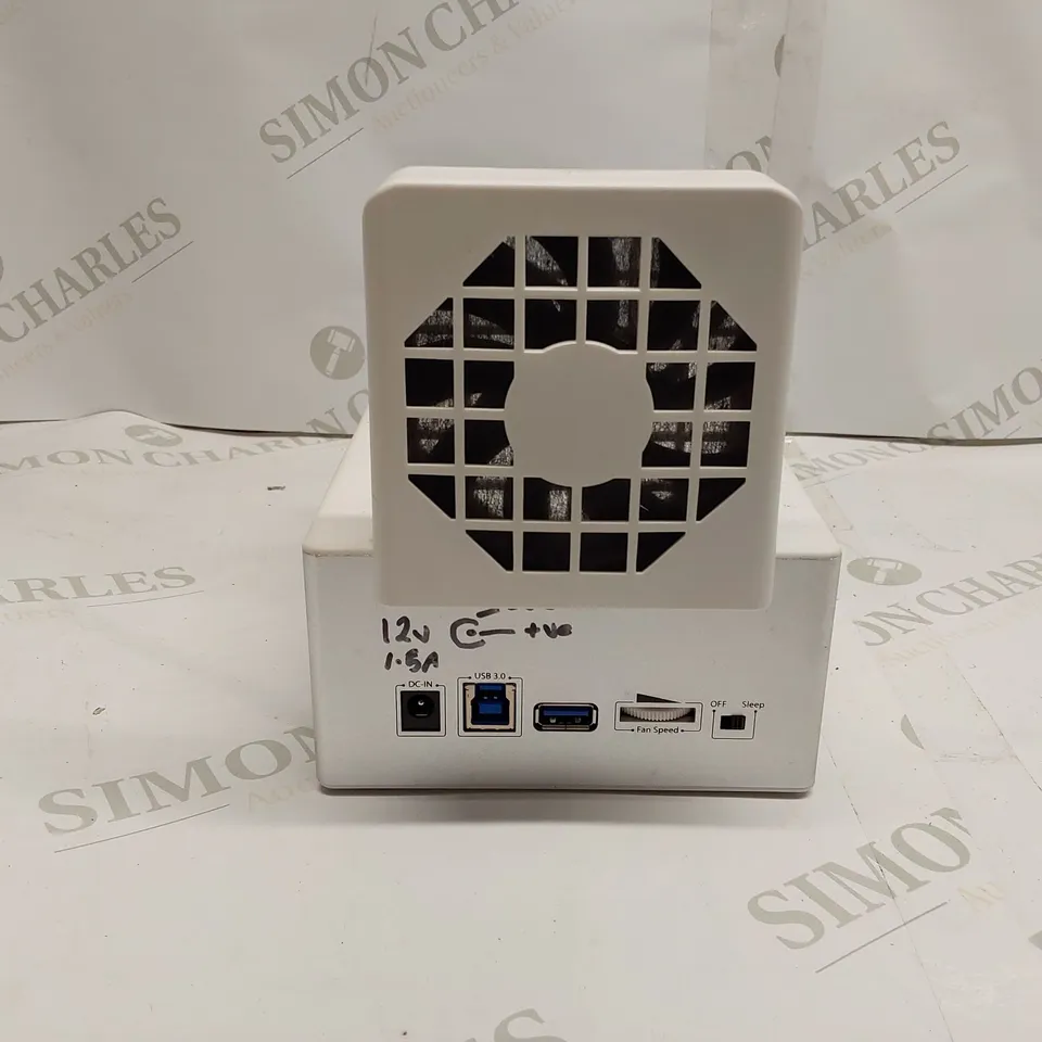 BOXED USB 3.0 DUAL 2.5/3.5IN SATA HDD DOCK WITH HUB AND FAN (1 BOX)