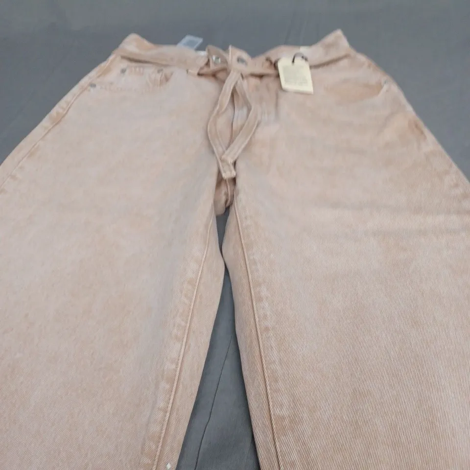 LEVI'S XL STRAIGHT LEG TAN JEANS - 26W X 31L