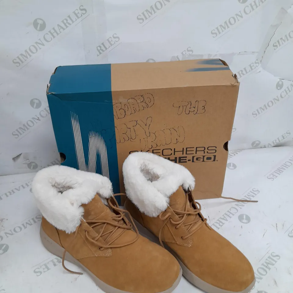 BOXED SKECHERS GO WALK ANKLE BOOTS SIZE 6 1/2