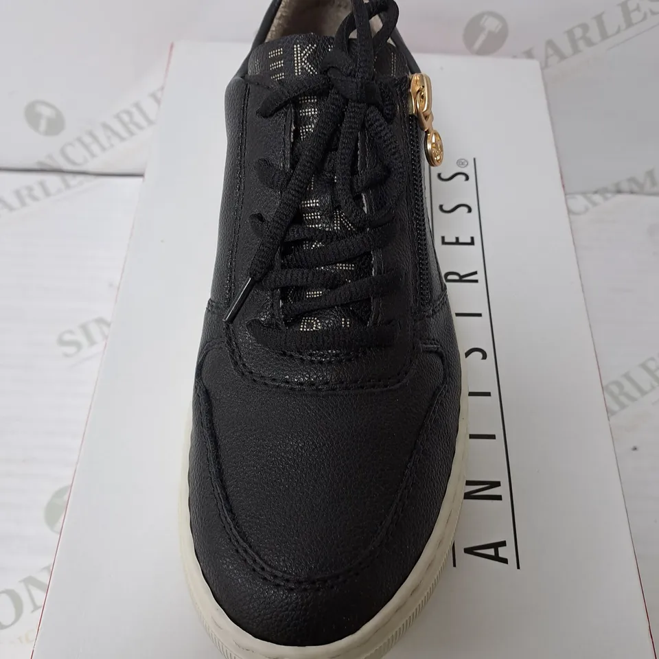 BOXED PAIR OF RIEKER CHUNKY SOLE ZIP TRAINERS IN BLACK SIZE 6