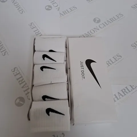 BOXED NIKE CREW SOCKS - PACK OF 5 - SIZE UNSPECIFIED