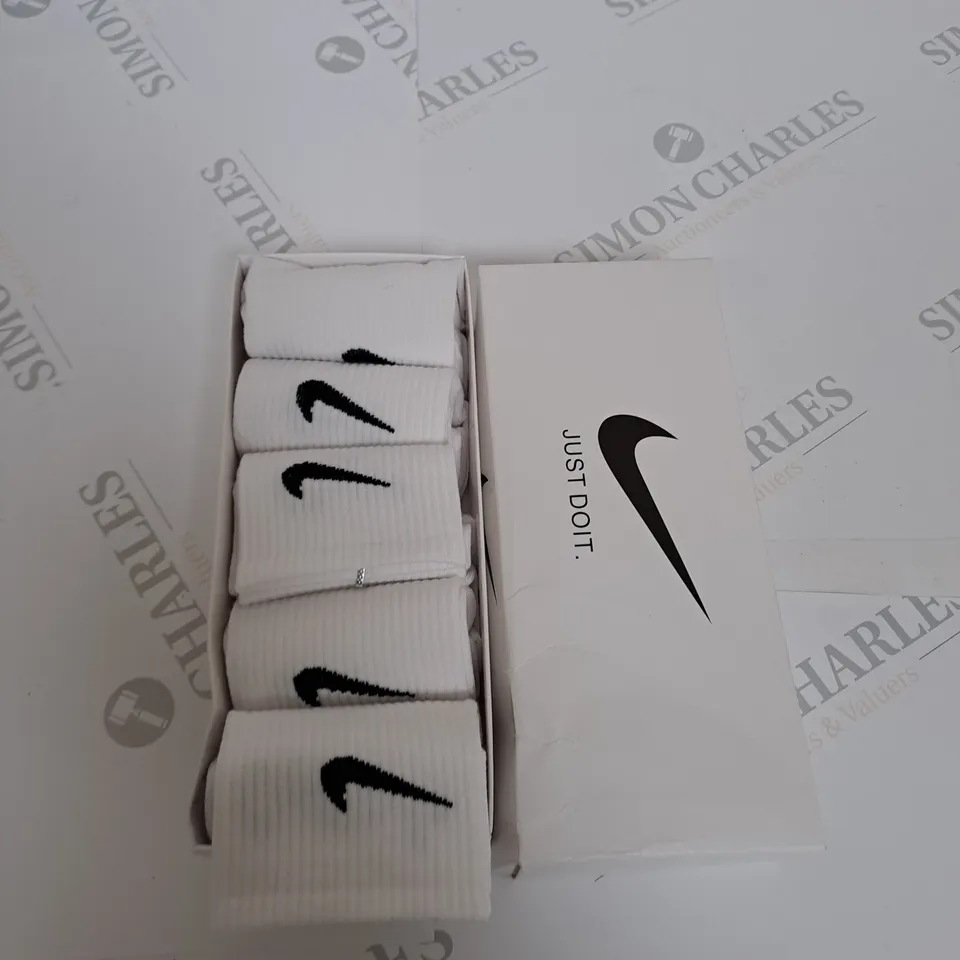 BOXED NIKE CREW SOCKS - PACK OF 5 - SIZE UNSPECIFIED