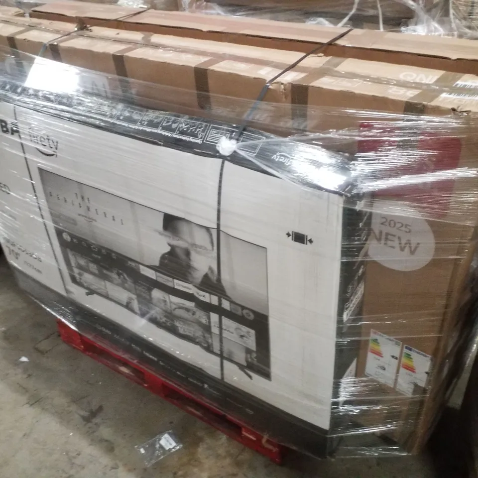 PALLET CONTAINING APPROXIMATELY 5 ASSORTED DAMAGED TVS