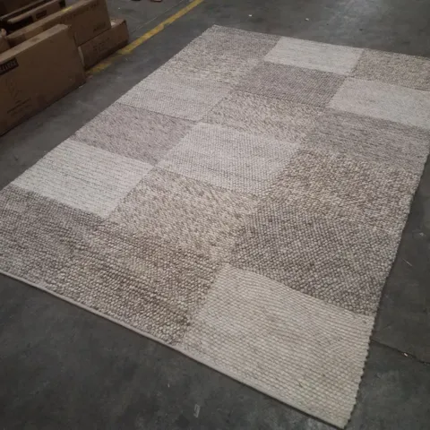 QUALITY DESIGNER AREA RUG APPROXIMATELY 200×280CM 