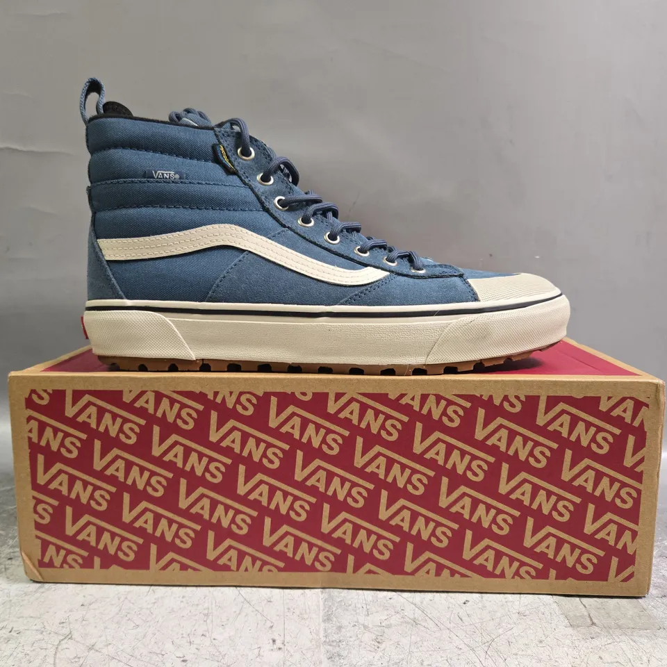 BOXED PAIR OF VANS MTE SK8-HI WATERPROOF SHOES IN BLUE/WHITE SIZE UK 9