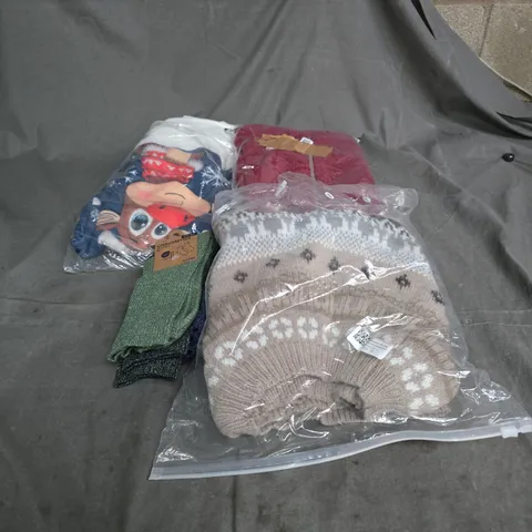 BOX OF APPROIXMATELY 15 ASSORTED CLOTHING ITEMS TO INCLUDE SOCKS, XMAS JUMPERS, ZIP UP RED TOP ETC