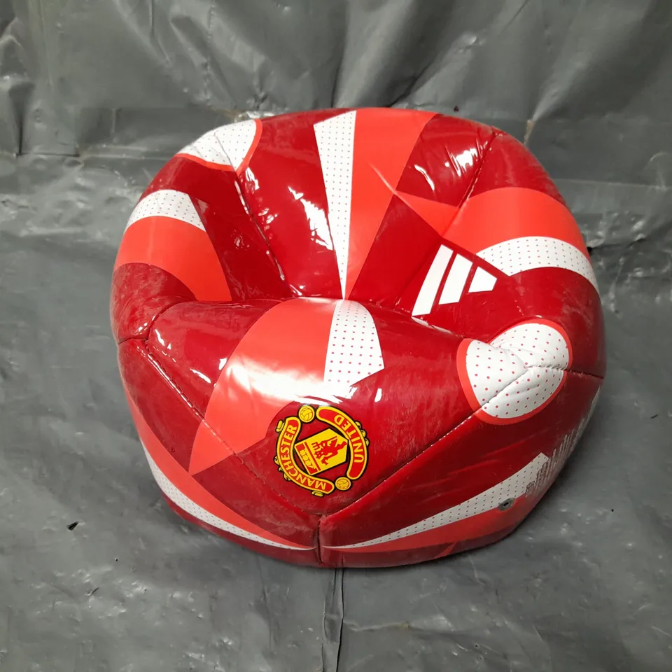 ADIDAS MANCHETER UNITED FOOTBALL IN RED (SIZE 5)