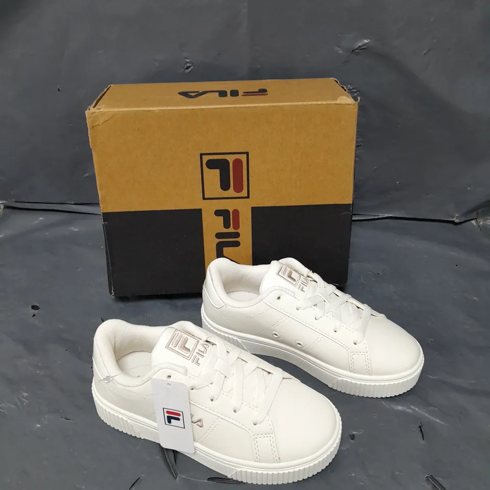 BOXED PAIR OF FILA PANACHE LOW TRAINER - WHITE - CHILDRENS 12 