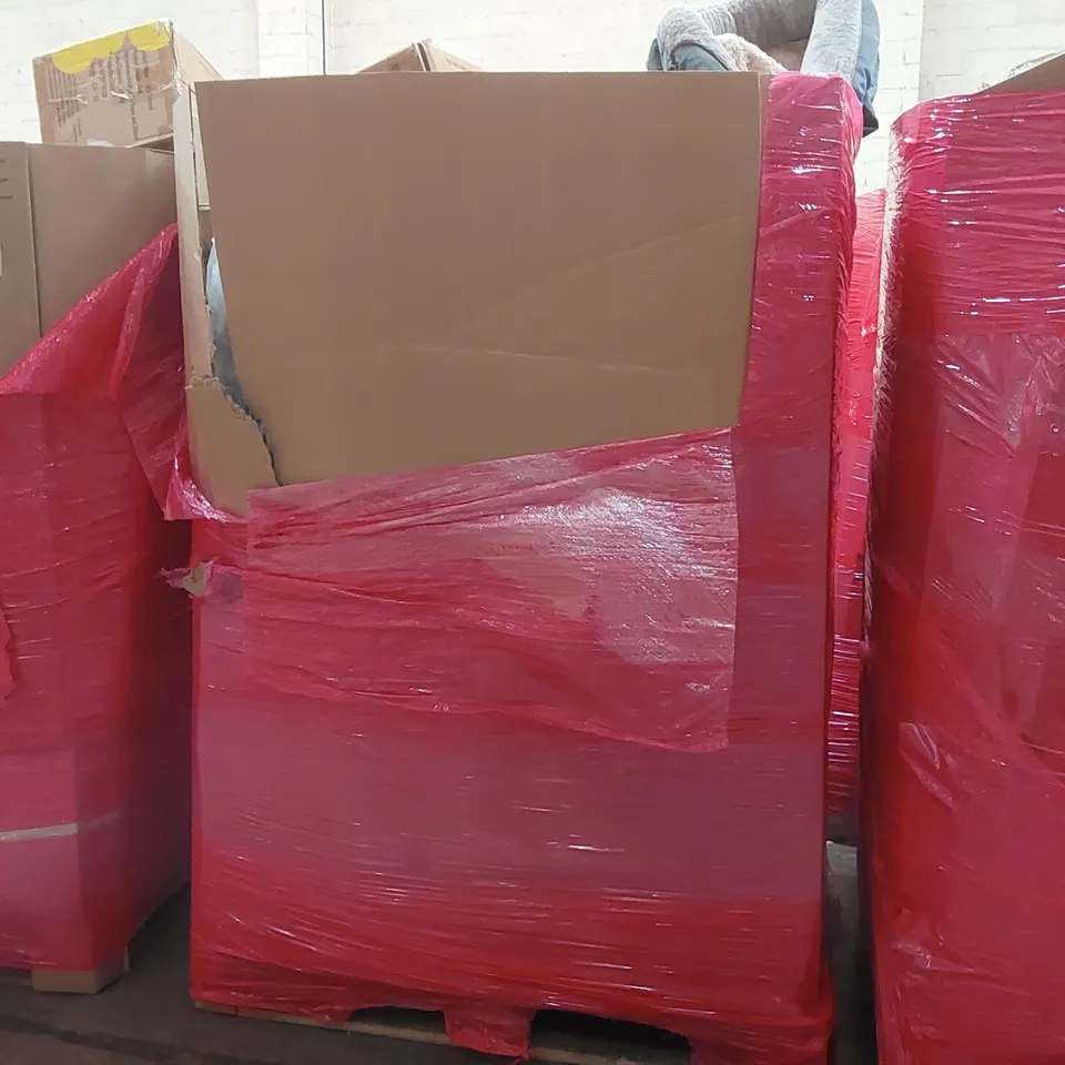 PALLET OF ASSORTED ITEMS INCLUDING: PORCH POTTY PREMIUM, PLAYMAT, BABY SWING, LARGE PET BED ECT