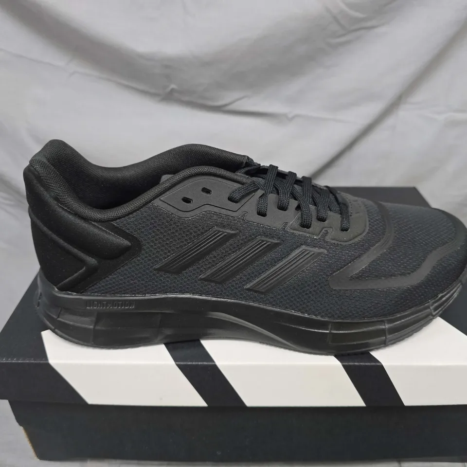 BOXED PAIR OF ADIDAS DURAMO 10 TRAINERS IN BLACK - UK 10.5