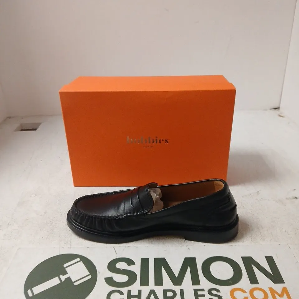 BOXED BOBBIES PARIS MEN'S LEATHER LOAFERS – UK 6 (EU 39)