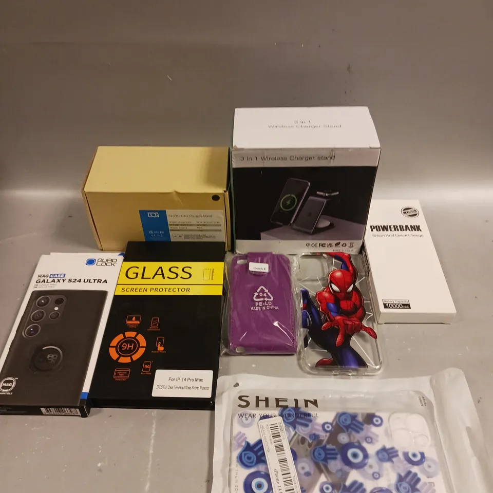 APPROXIMATELY 30 ASSORTED SMARTPHONE ACCESSORIES TO INCLUDE PROTECTIVE CASES, CHARGING CABLES, POWERBANK ETC 
