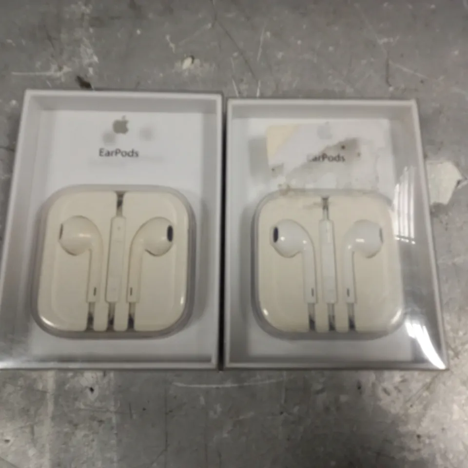 LOT OF 2 APPLE EARPODS