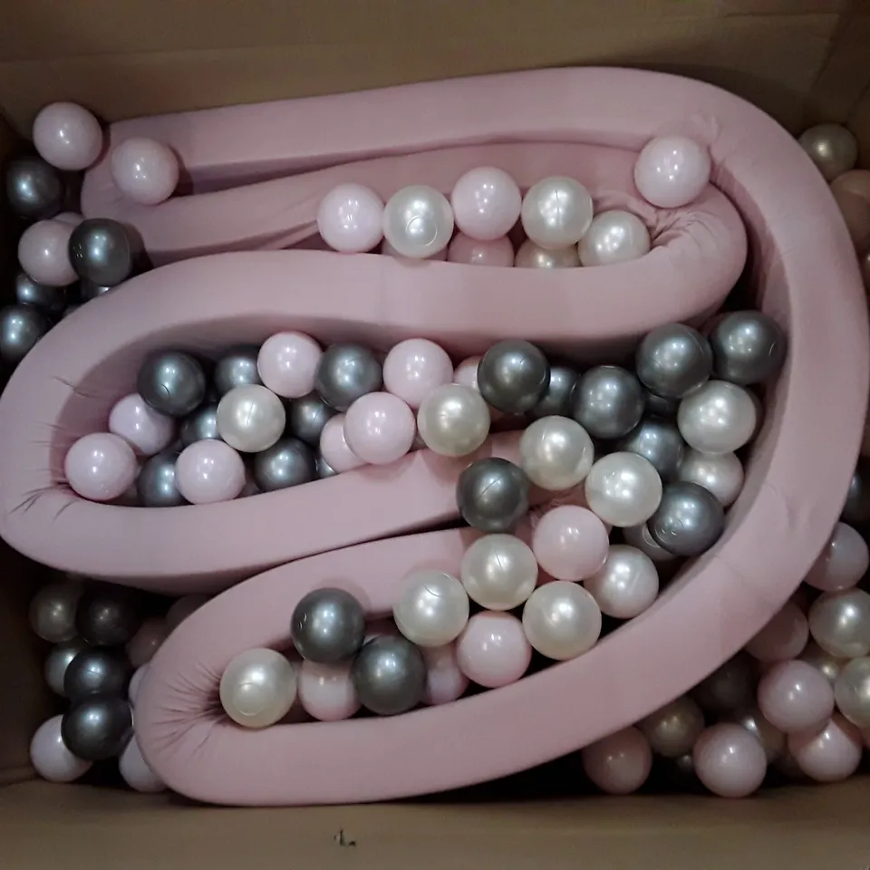 BOXED SMART SET BIG HEART BALL PIT - PINK  RRP £159