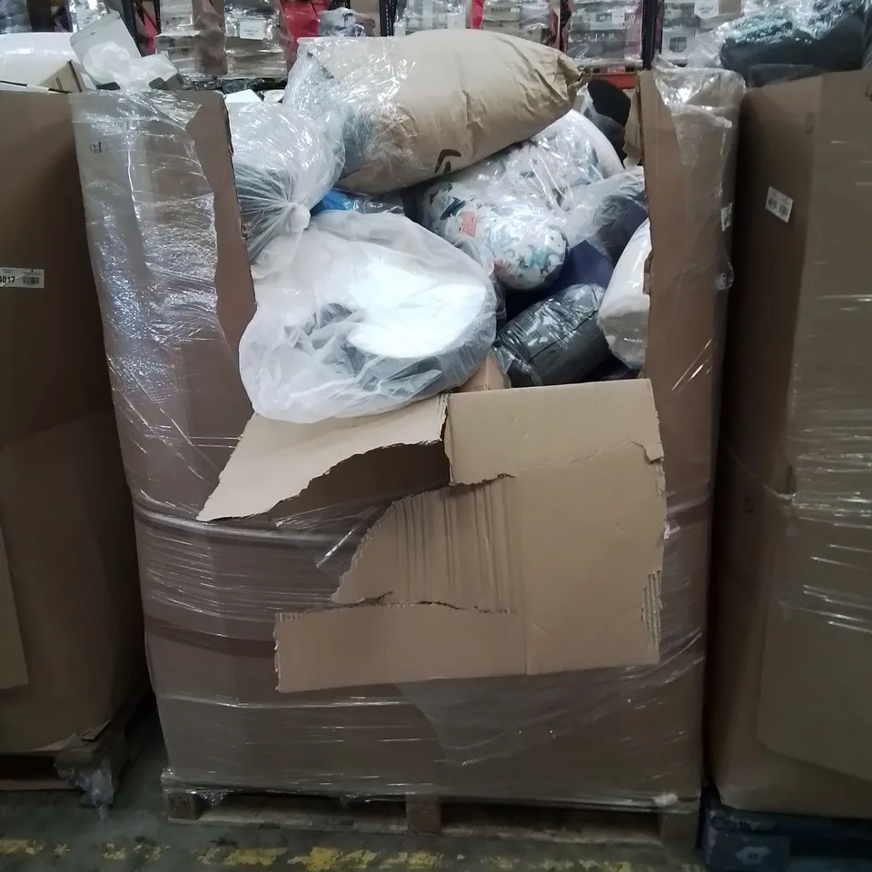 PALLET OF ASSORTED BEDROOM AND COMFORT BASED PRODUCTS TO INCLUDE; PILLOWS, SUPPORT SEAT CUSHIONS AND SIMILARLY RELATED GOODS
