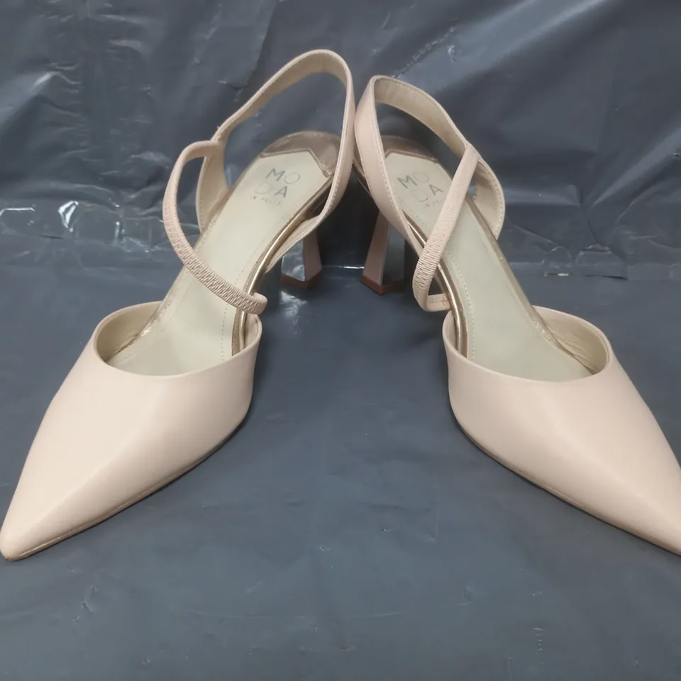 BOXED PAIR OF MODA IN PELLE CARENZA CAMEO PORVAIR HEELS - SIZE 6