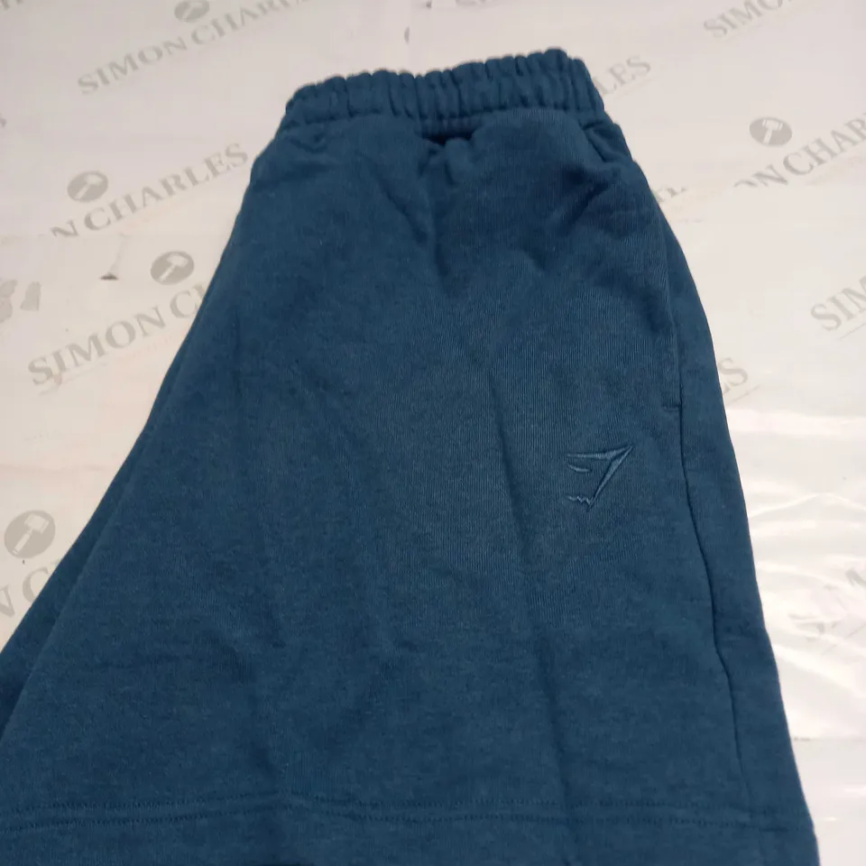 GYMSHARK FLEECED SHORTS SIZE S