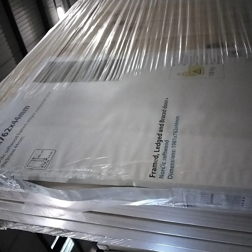 FLB NORDIC SOFTWOOD FRAMED, LEDGED AND BRACED DOOR 1981 × 762MM