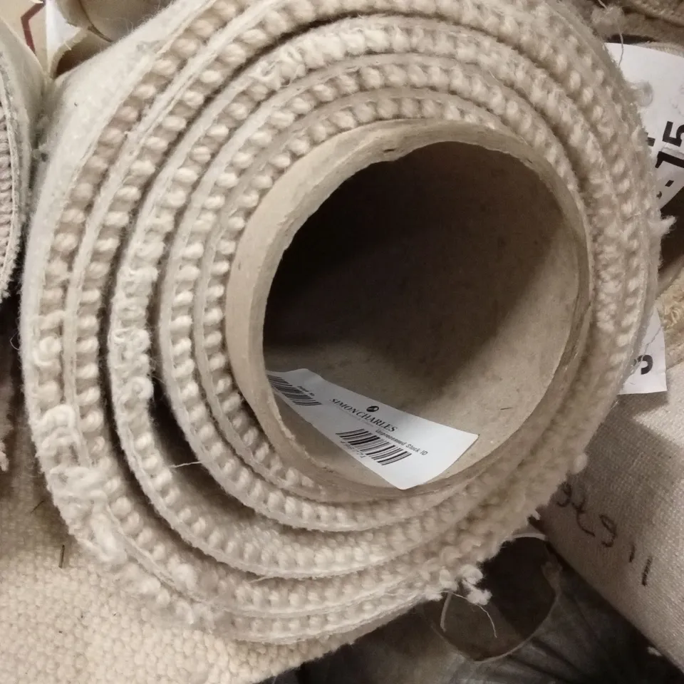 ROLL OF QUALITY BEACHCOMBER PEBBLE CARPET // APPROX SIZE: 5 X 3.1m