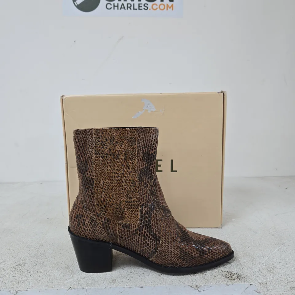 RAVEL WOMEN'S BROWN SNAKESKIN-EMBOSSED ANKLE BOOTS – UK 7